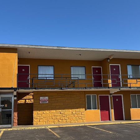 Harrisburg Economy Inn & Suites المظهر الخارجي الصورة