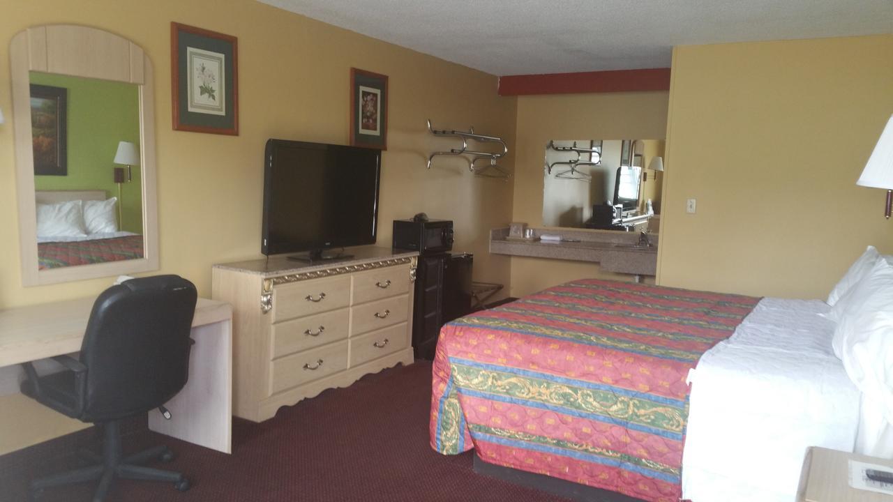 Harrisburg Economy Inn & Suites المظهر الخارجي الصورة