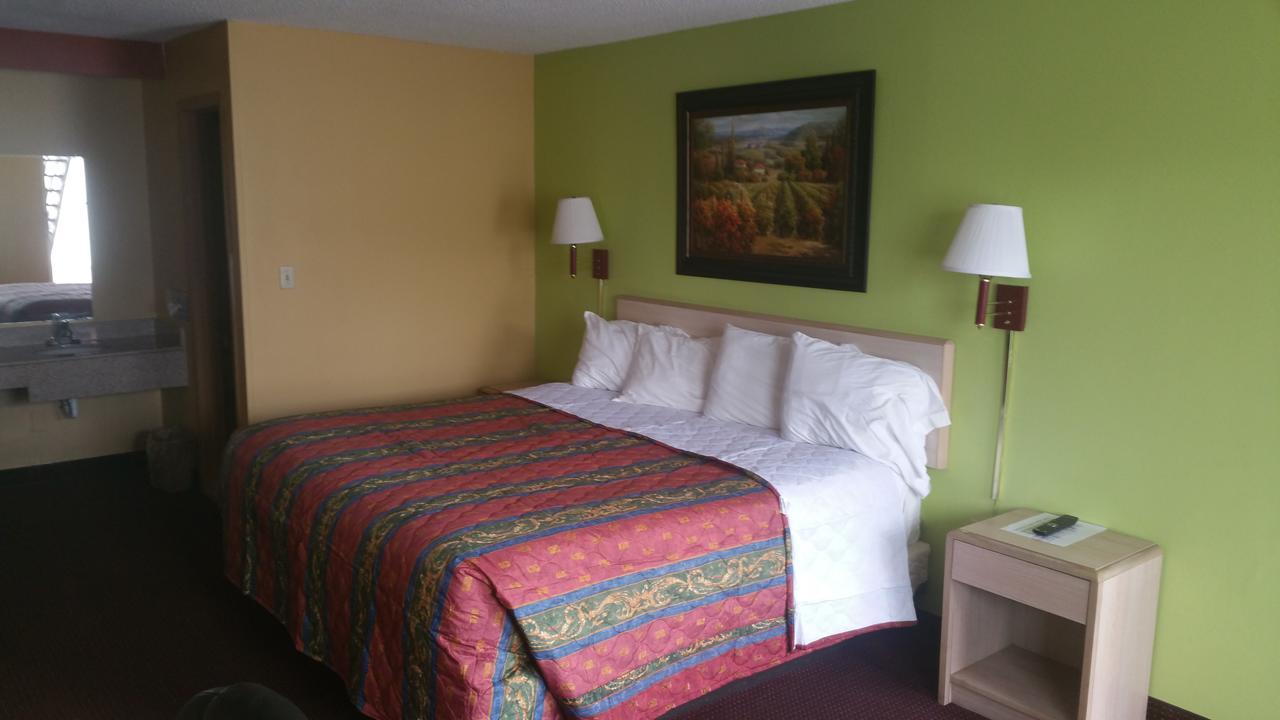 Harrisburg Economy Inn & Suites المظهر الخارجي الصورة